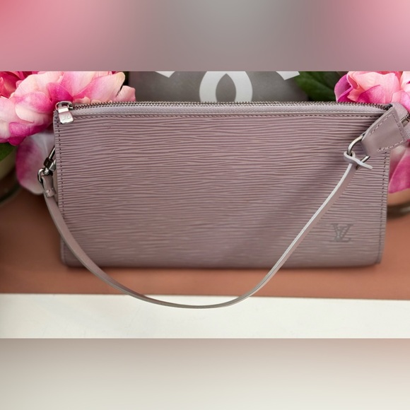 Louis Vuitton Lilac Epi Pochette - Picture 2 of 12